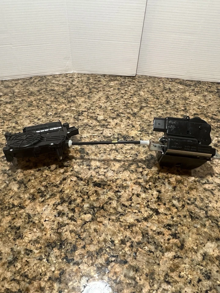 Atuador de trava de energia tampa traseira fabricante de equipamento original 81230A9100 para Kia Sedona 2015-2021 - Imagem 1 de 4