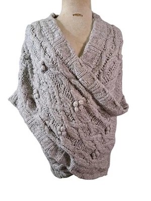 Suéter para mujer Anthropologie Sleeping On Snow Wrap XS S gris tejido con cable pompones Foto 1 de 4