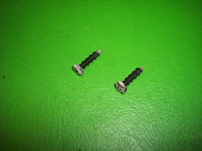 Tornillos para lentes de luz trasera Polaris Ranger 800 EFI fabricante de equipos originales de fábrica 2012 Foto 1 de 2