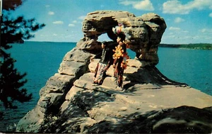 Postal Wisconsin Yunque demonio niños nativos americanos traje tradicional - Imagen 1 de 2