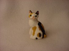 Japanese Bobtail tortoise Cat resin Hand Painted Figurine Small Mini Miniature