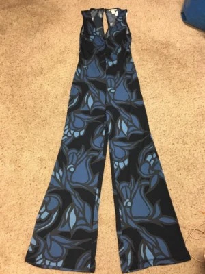 全新带标签 H&M 花卉 1 件套套衫,小号 — 第 1/3 张图片