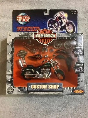 Metal Maxx Harley Davidson 2001 FLSTF FAT BOY Motorcycle MODEL KIT 1/20 Diecast - Image 1 of 4