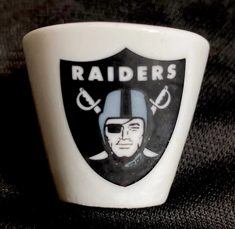 OAKLAND RAIDERS  NFL LOGO 2007 WHITE CERAMIC “mini” SHOTGLASS  NEW Cover