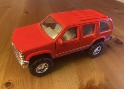 1996 Chevy Tahoe Red 1/32 Scale Diecast Toy Car Tootsietoy - Image 1 of 4