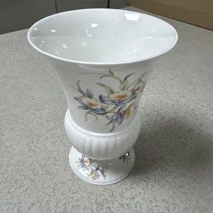 AYNSLEY LARGE VASE FINE ENGLISH BONE CHINA JUST ORCHIDS FLORAL PATTERN 1970's - Picture 1 of 6