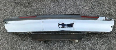 Parachoques trasero Fleetwood Brougham 1993-1996 fabricante de equipos originales usado daños fascia ver fotos Foto 1 de 4