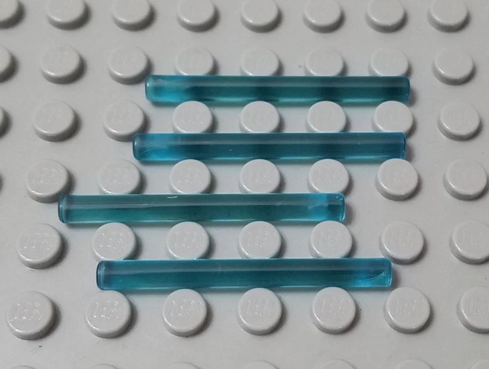 LEGO Nuevo Lote de 4 Varitas de Barra de Sable de Luz Translúcidas Azul Claro Star Wars Creator Foto 1 de 1