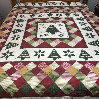 Edredón Better Homes And Garden árbol de Navidad de hoja perenne reina 96x96,5 colorido Foto 1 de 4