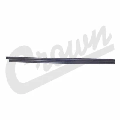 Crown Door Glass Weatherstrip Right Outer Black for 76-83 Jeep CJ-5 / 76-86 CJ-7 - Imagem 1 de 3