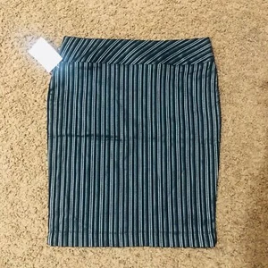 Mixxed26 Women's Pinstripe Pencil Straight Stretch Skirt Black White Large NWT - Afbeelding 1 van 5
