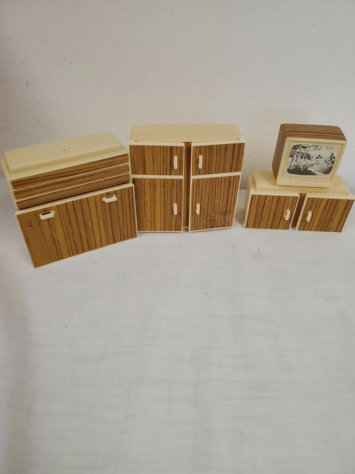 VINTAGE CRAILSHEIMER LUNDBY MODELLA  DOLL FURNITURE WALL UNITS - CABINETS - TV Foto 1 de 4