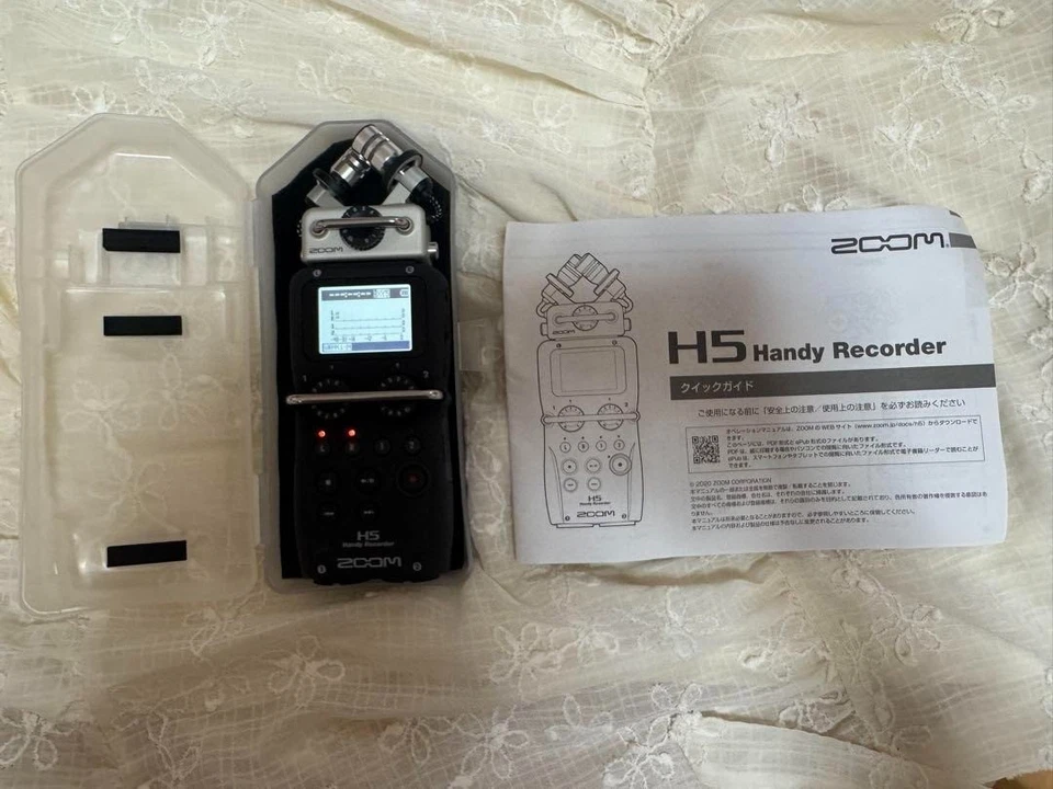 Zoom H5 Handy Recorder Linear PCM/IC Digital Portable Four-track Black Audio - Image 1 of 2