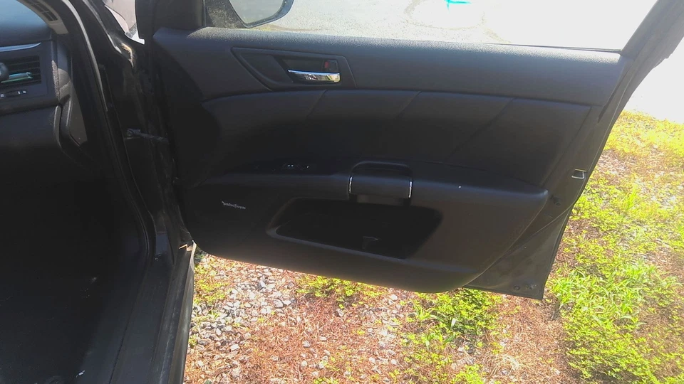 Panel de moldura de puerta delantera derecho Suzuki Kizashi 2010-2013 OEM lado del pasajero Foto 1 de 2