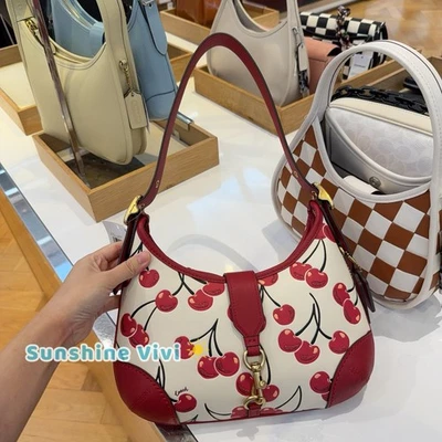 Bolso de hombro Coach Hamptons Hobo de cuero nuevo con etiquetas con estampado de cereza CY936 tiza Foto 1 de 4