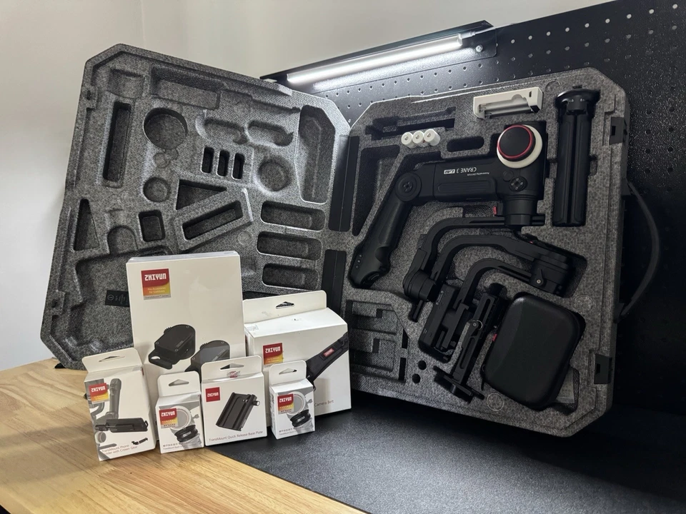 Zhiyun CRANE 3 LAB 3-Axis Gimbal with Master Package Accessories - Image 1 of 4