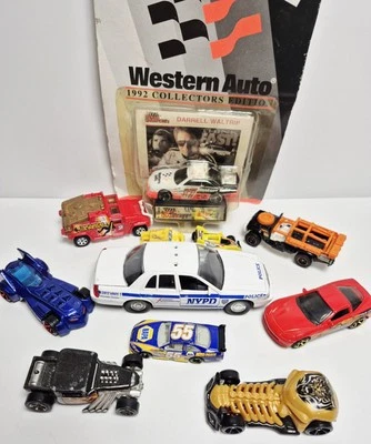Hot Wheels & Matchbox Lote De 10, Coches Y Camiones, De Colección Y Modos, WESTERN AUTO  Foto 1 de 4