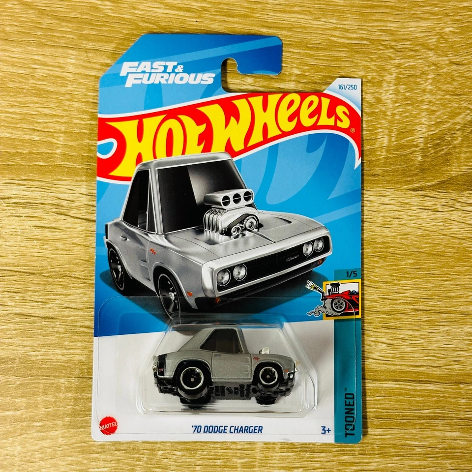 Tarjeta larga Tooned 70 Dodge Charger R/T plateada negra Fast & Furious 2024 2025 1/5 Foto 1 de 1