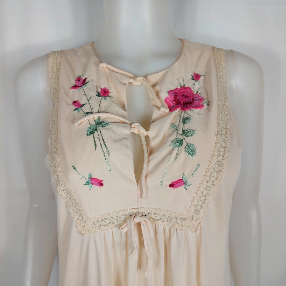 Camisón y bata vintage años 70 Gilead Peignoir talla M largo rosa melocotón floral bordado Foto 1 de 4