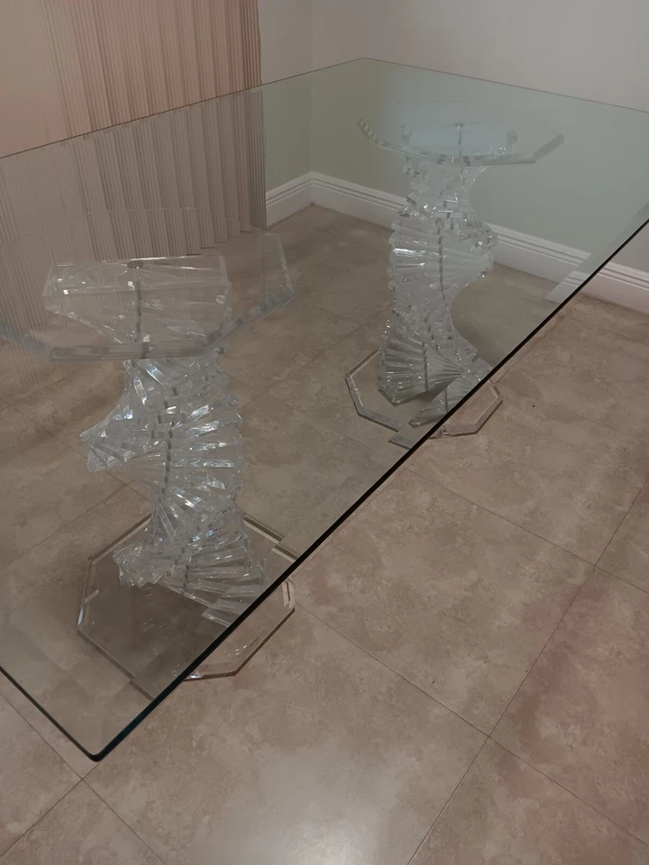Impresionante Mesa de Comedor Base Lucite Apilada y Tapa de Vidrio -EXCELENTE ESTADO- Foto 1 de 4