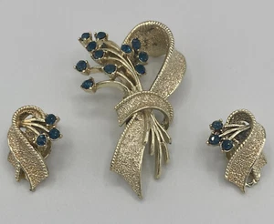 Beautiful Gold Tone Ribbon w Blue Rhinestone Bouquet Brooch & Clip Back Earings - Picture 1 of 19