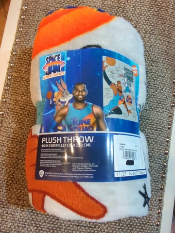 LEBRON JAMES SPACE JAM A NEW LEGACY PLUSH THROW 46X60IN Cover