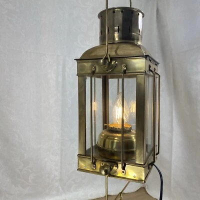Luz náutica colgante o linterna de mesa Mackinaw Island de carga latón macizo 1980 Foto 1 de 4