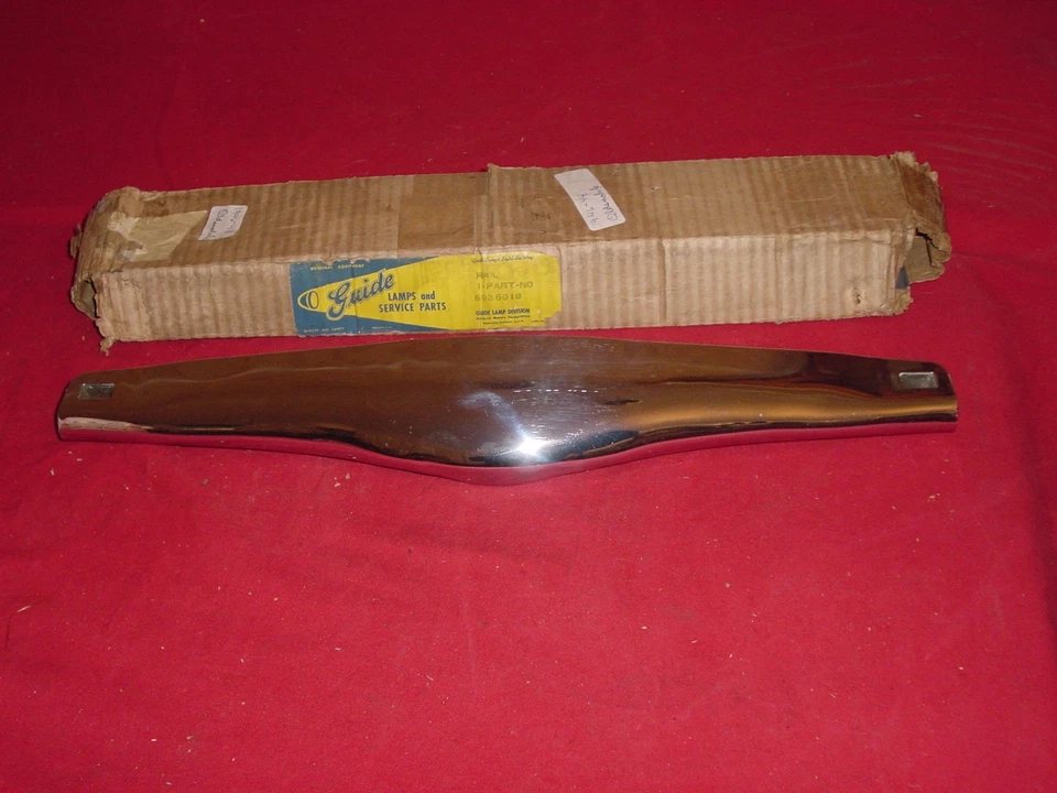 Barra central de parachoques trasero Oldsmobile NOS 1946 47 48 encima de la matrícula 5935918 Foto 1 de 1