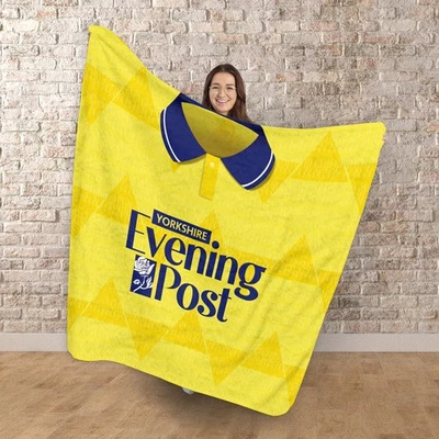 Leeds Retro 1992 Home Football Shirt Personalised Fleece Blanket - Image 1 of 4