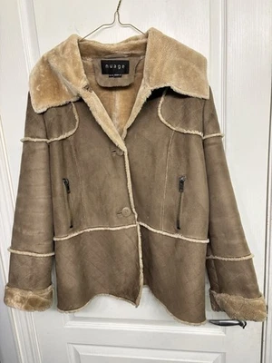 Abrigo para mujer Nuage marrón poliéster imitación gamuza piel sintética abotonada talla XL. Exc Foto 1 de 4