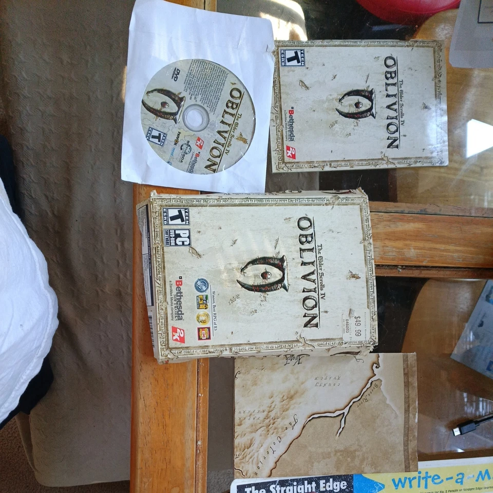 Elder Scrolls IV Oblivion PC 2006 CIB Complete w/ Map and Manual Big Box - Image 1 of 4