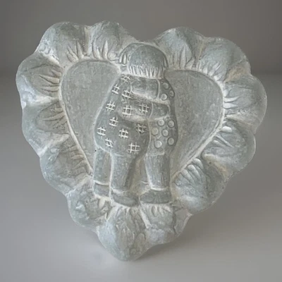 VTG 1998 Isabel Bloom 4” Heart Shape w Children Hugging Paperweight Signed USA - Image 1 of 4