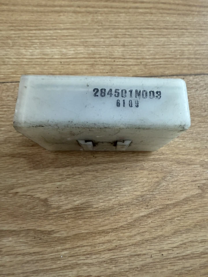 Unidad de módulo de control de bloqueo central puerta conductor Nissan Almera N15 284501N008 OEM Foto 1 de 1