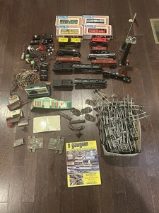 Big Lot Of Vintage American Flyer Trains,Railcars, Building & Hardware Untested - Picture 1 of 24
