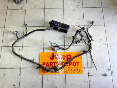 Jeep Wrangler TJ 2000 2,5 L 4 cilindros caja de fusibles arnés de cableado OEM 56010285AC Foto 1 de 4