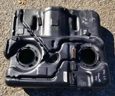 Conjunto de tanque de plástico combustible gasolina Kia Sorento 2011 2012 2013 2B300055130179 Foto 1 de 4