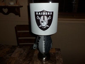LÁMPARA DE MESA DE FÚTBOL RAIDERS (HECHA A MANO) - Imagen 1 de 7