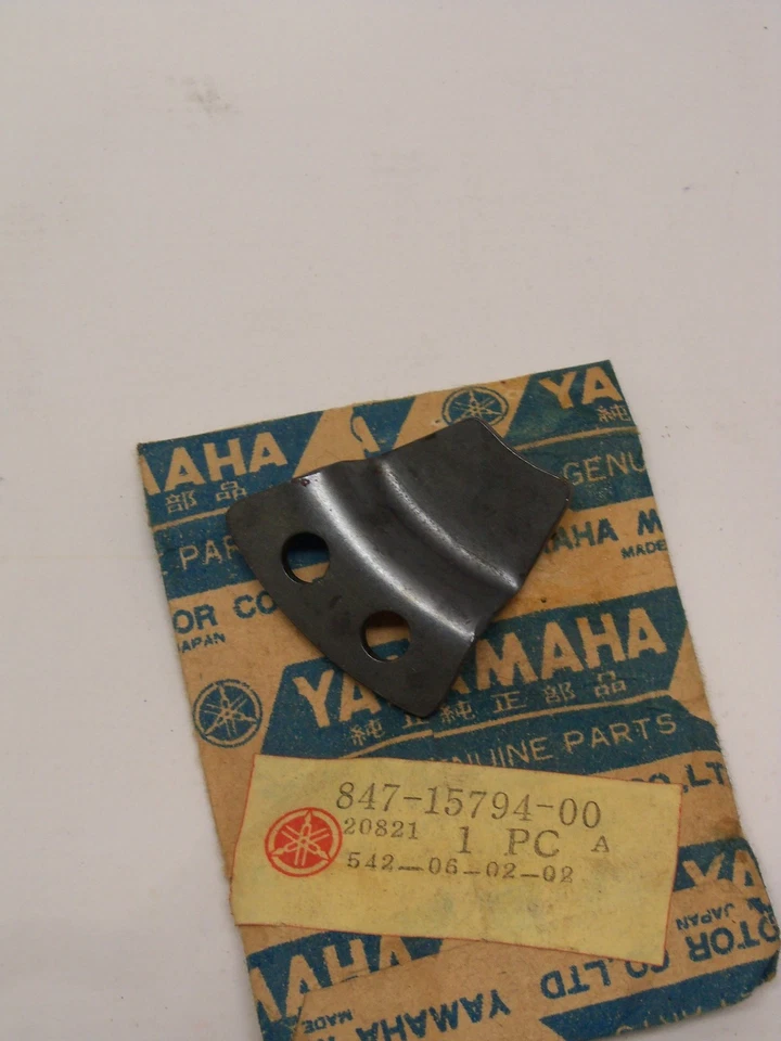 NOS YAMAHA 847-15794-00-00 FAN SHROUD STOPPER GP643 EW643 - Image 1 of 1