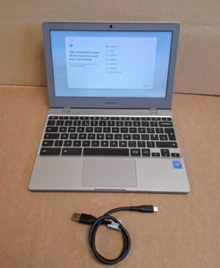 SamsungGalaxy Chromebook 11.6" (64GB eMMC, Intel Celeron N4500, 1.10GHz, 4GB RAM - Zdjęcie 1 z 10
