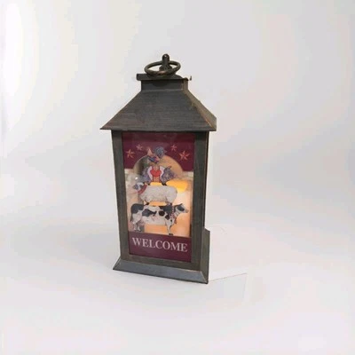 Cottage Farm Welcome Linterna Led Madera Vidrio Vela 1905 St Foto 1 de 4