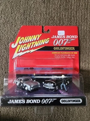 Johnny Lightning James Bond 007 "GOLDFINGER" 1:64 American Flashback in Time - Imagem 1 de 3