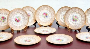 12 PLATOS DE CENA TIFFANY & Co NY/CALDERO LEVANTADOS y pintura a mano DORADO/FLORAL firmados - Imagen 1 de 18