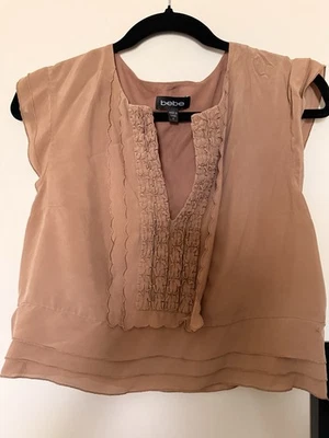 Blusa Camisa Bebe Tostada Seda Manga Corta Volantes Dobladillo Botón Talla Mediana Foto 1 de 4