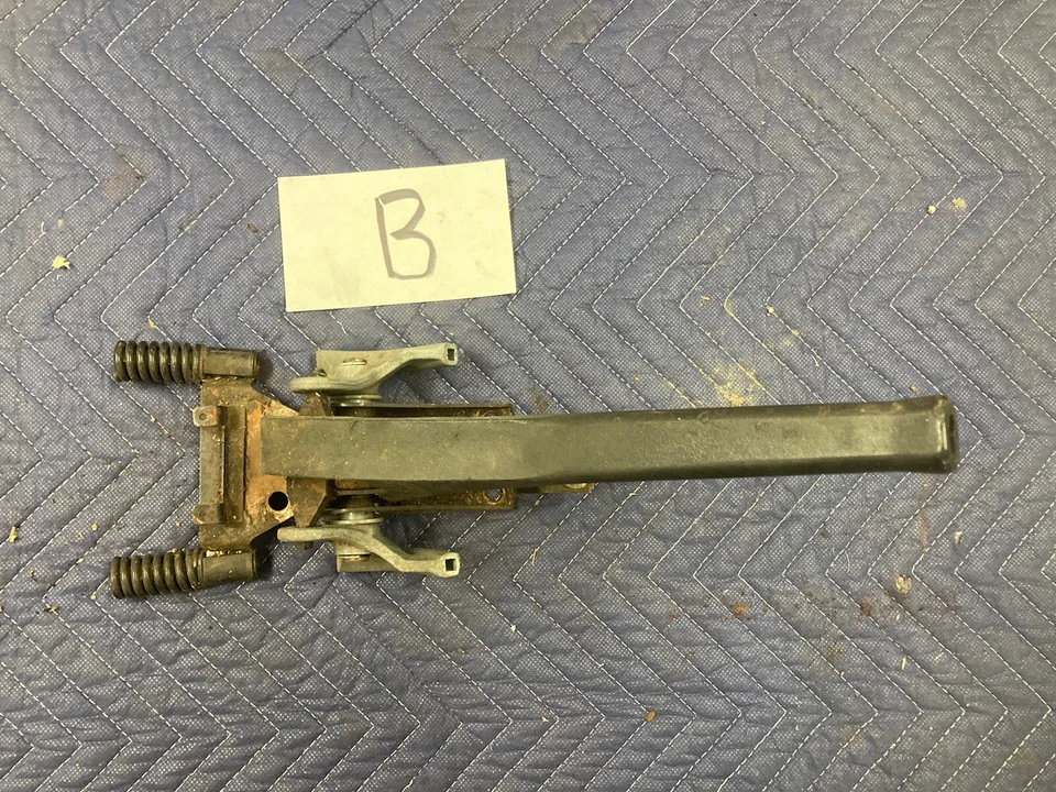 1975-1985 Volvo 242 240 244 245 Emergency Brake Handle E Parking OEM #1633M - Image 1 of 4