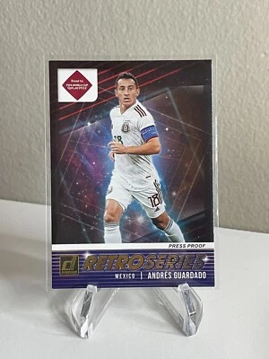 Андрес Гуардадо ЗОЛОТАЯ РЕТРО СЕРИЯ 2021-22 Donruss Кубок мира Катар 18 Press Proof - Изображение 1 из 2