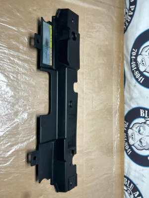 Cubierta superior del radiador Ford Mustang Bullitt GT 1999-04 - 51 k millas 257 Foto 1 de 4