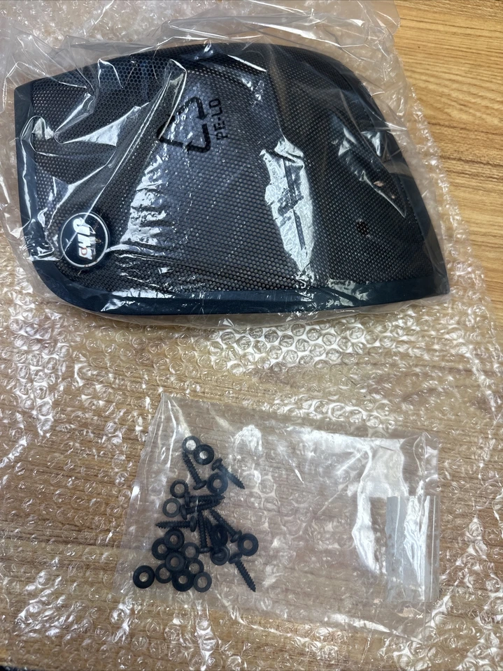 J&M - HGRL-SD14 - Juego de parrilla de altavoz con tapa de alforja Foto 1 de 1