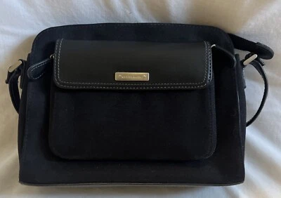MUY BONITO MONEDERO MULTI BOLSILLO LIZ CLAIBORNE CUERO GAMUZA NEGRO Foto 1 de 4
