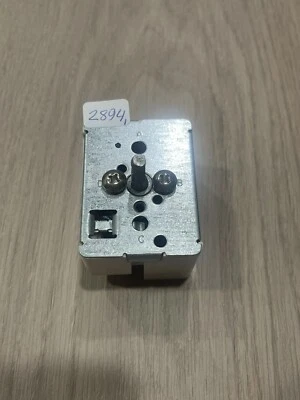 Interruptor de elemento de superficie Frigidaire Range FFEF3011LWD 316436000 Foto 1 de 4