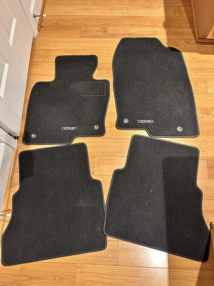 Juego de alfombrillas negras Mazda CX-5 2017-2022 OEM 4 KB7W-68G30 Foto 1 de 1